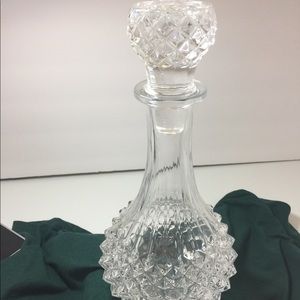 Beautiful vintage diamond lead crystal decanter